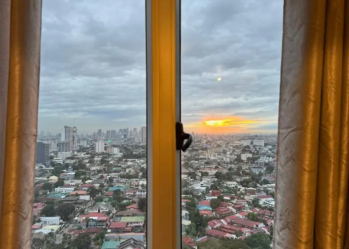 Cozy Unit Beside Solaire North 公寓