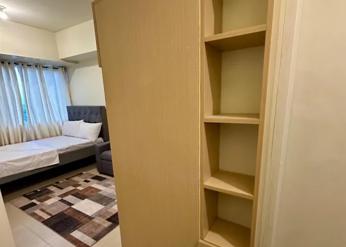 Cozy Unit Beside Solaire North *