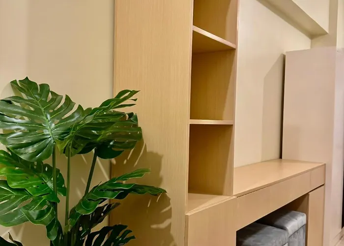 Cozy Unit Beside Solaire North