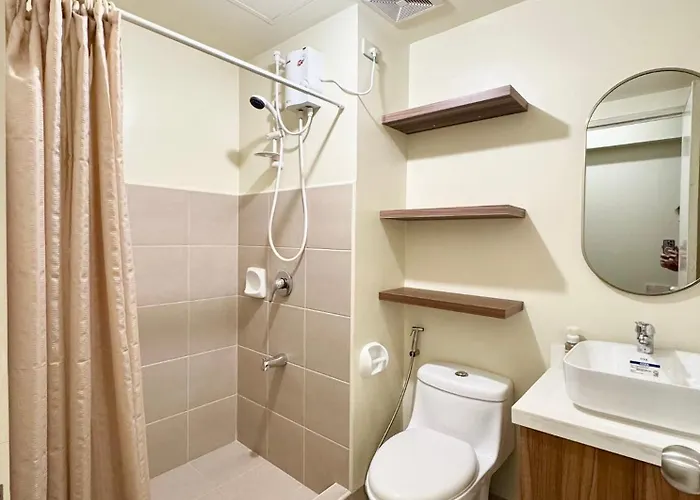 Cozy Unit Beside Solaire North 公寓